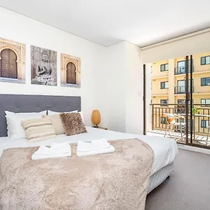 Apartment 404 Big Beautiful One Bed & Balcony 